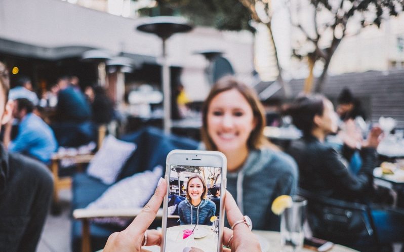 Top 10 benefits of using a mobile app for your Restaurant business in 2022 1 benefits of using a mobile app for your Restaurant business